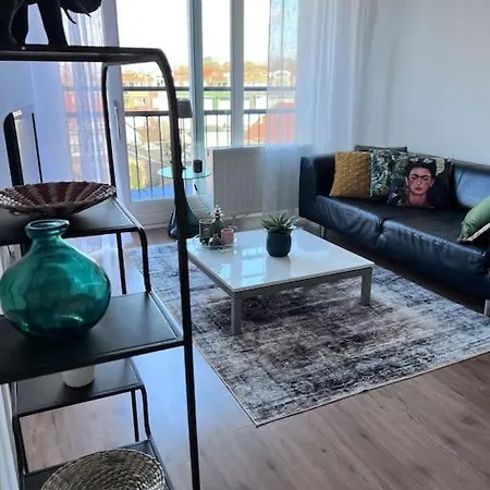 Appartement- Short Term Apartment *